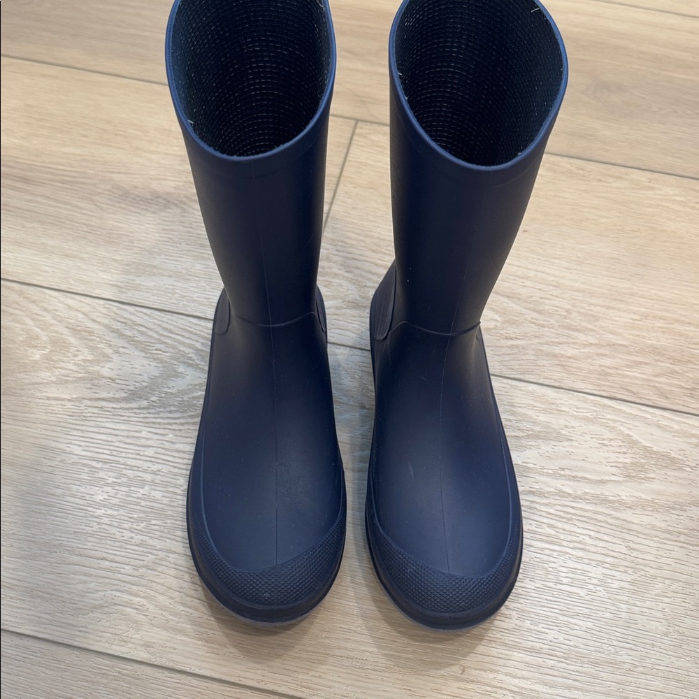 Boys Cat & Jack Rain boots. Used. Size 2Y. Color Blue. - Picture 2 of 10